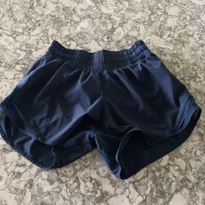 LULULEMON ATHLETICA: shorts